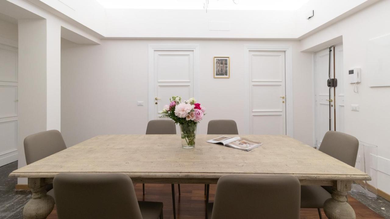 Italianway - Barberini Elegantia Apartments Roma ภายนอก รูปภาพ