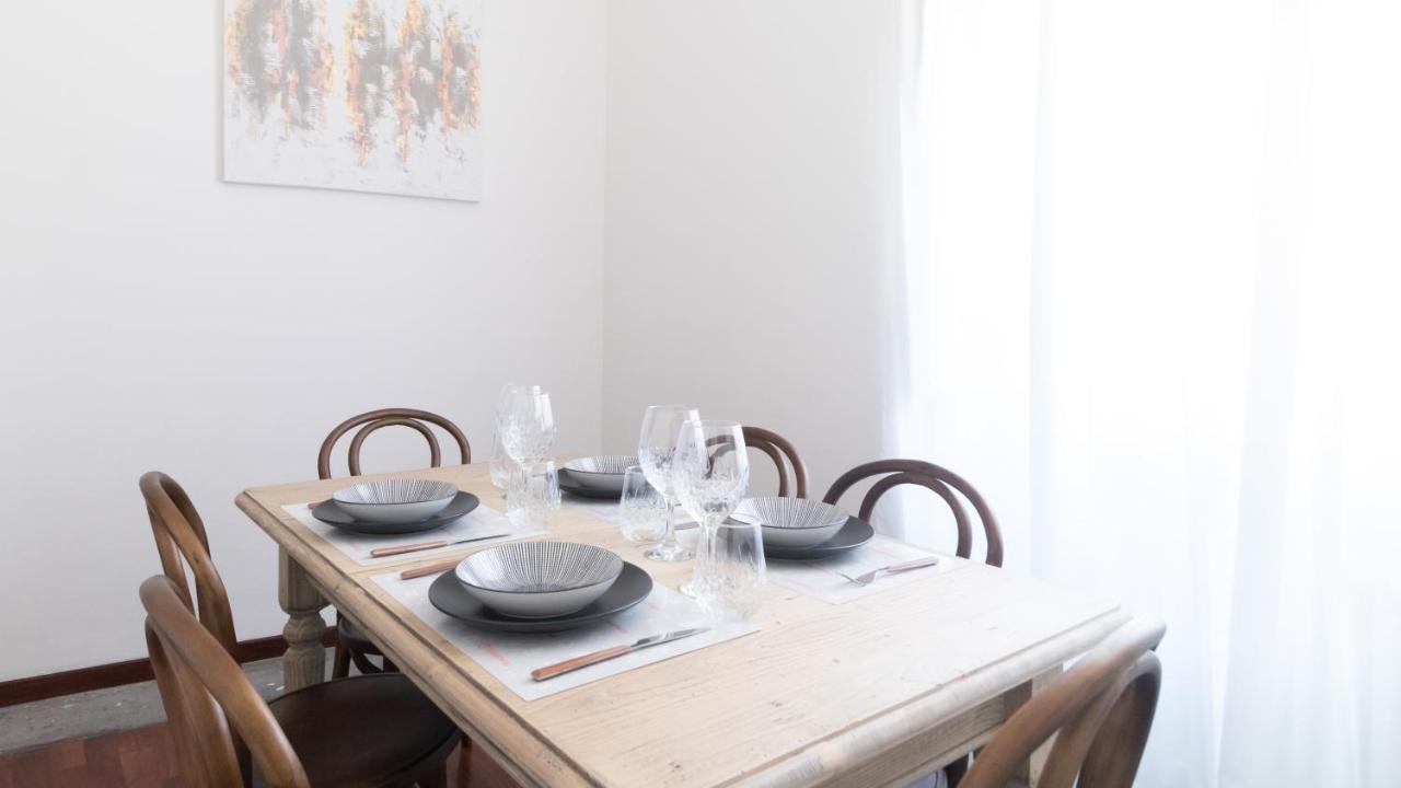 Italianway - Barberini Elegantia Apartments Roma ภายนอก รูปภาพ