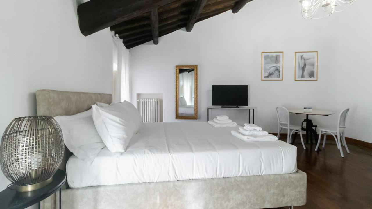 Italianway - Barberini Elegantia Apartments Roma ภายนอก รูปภาพ