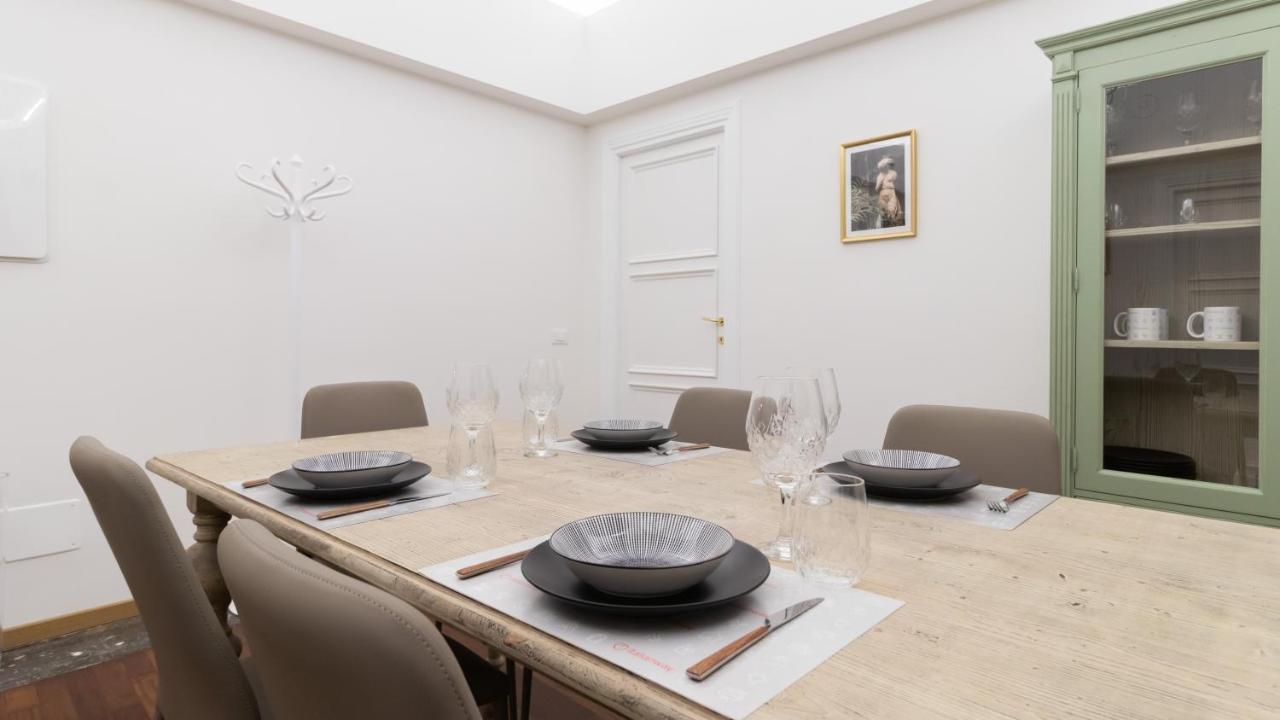 Italianway - Barberini Elegantia Apartments Roma ภายนอก รูปภาพ