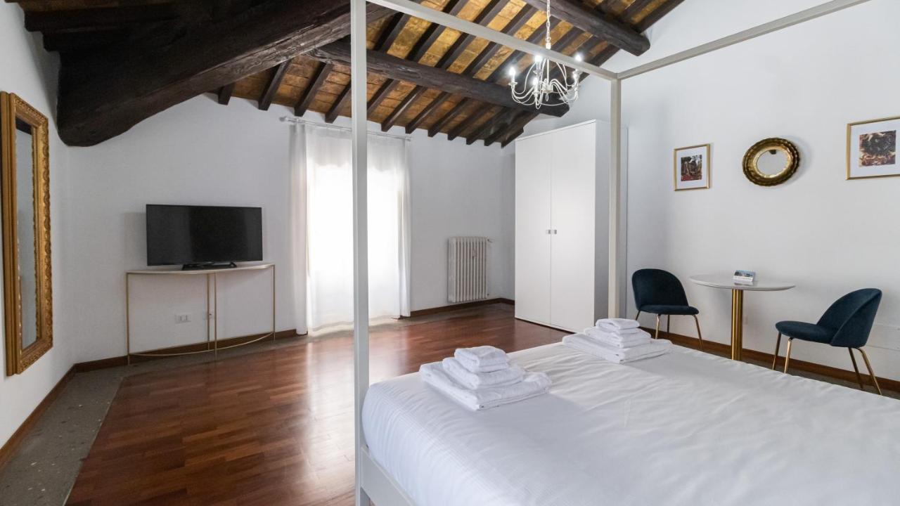Italianway - Barberini Elegantia Apartments Roma ภายนอก รูปภาพ